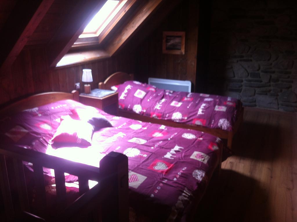 Gites Au Chant Des Marmites Saint-Lary-Soulan Room photo