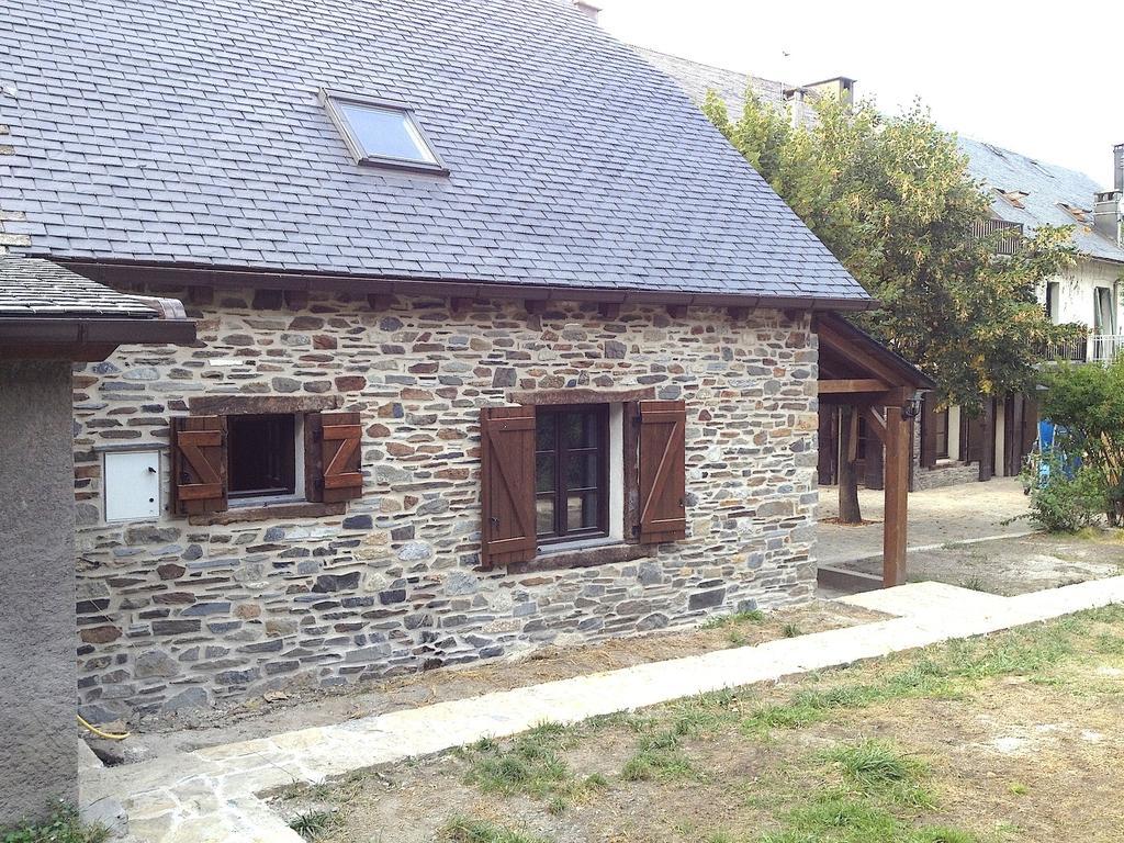 Gites Au Chant Des Marmites Saint-Lary-Soulan Exterior photo
